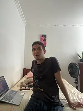 Snapshot of Thiagobb7 chatting on September 17, 2025, 7:37 pm Thiagobb7 online show from September 17, 2025, 7:37 pm