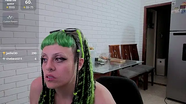 freyaa sorcerees online show from October 27, 2025, 4:16 am