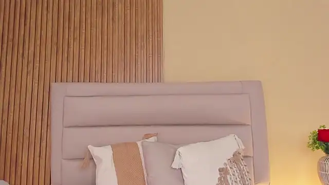 FatimaEvans online show from December 20, 2025, 1:07 pm