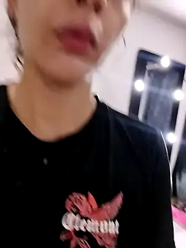 hotsexass online show from April 8, 2026, 11:21 am