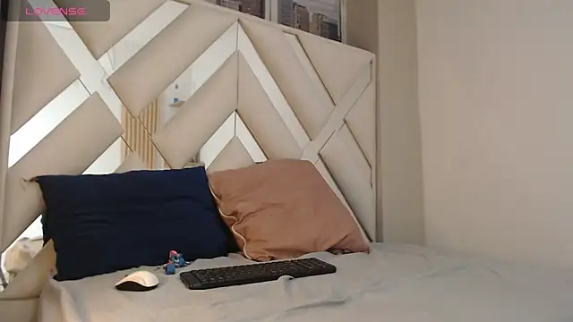 willow smitt online show from February 13, 2026, 1:40 pm