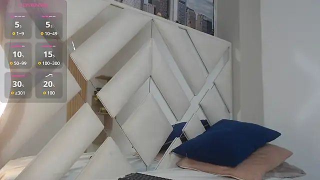 willow smitt online show from March 19, 2026, 2:32 pm