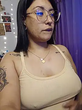 Snapshot of DaniPoison chatting on May 14, 2026, 7:42 pm DaniPoison online show from May 14, 2026, 7:42 pm