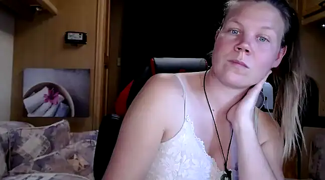 CallMeMaria online show from December 28, 2024, 3:48 pm