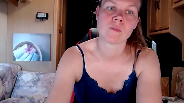 CallMeMaria online show from January 2, 2025, 3:29 pm