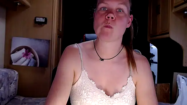 CallMeMaria online show from January 4, 2025, 1:21 pm