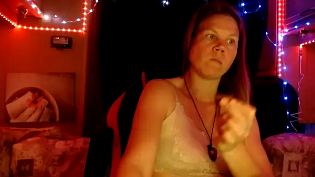 CallMeMaria online show from January 24, 2025, 8:00 pm