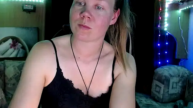 CallMeMaria online show from February 5, 2025, 8:57 pm