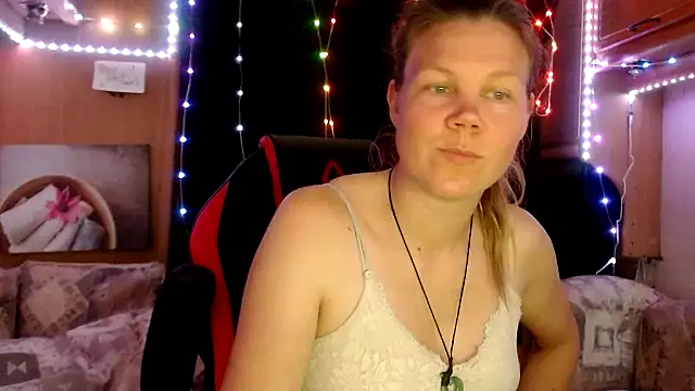 CallMeMaria online show from February 13, 2025, 4:39 pm