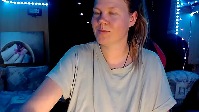 CallMeMaria online show from February 28, 2025, 4:31 pm