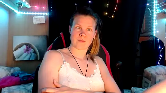 CallMeMaria online show from March 4, 2025, 9:11 pm