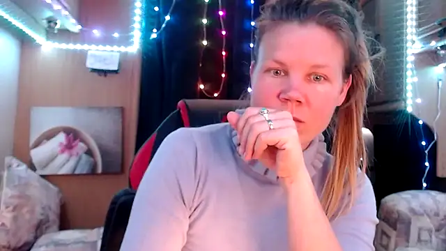 CallMeMaria online show from March 11, 2025, 3:34 pm