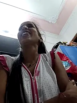 Snapshot of Hotty-Nidhi chatting on June 3, 2026, 5:18 pm Hotty-Nidhi online show from June 3, 2026, 5:18 pm