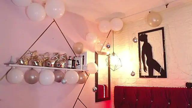 agatha rodriguez online show from December 19, 2025, 1:18 pm