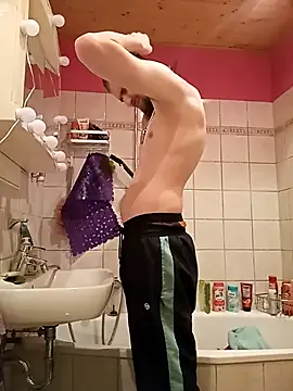 ThePython666 online show from October 6, 2025, 1:19 pm