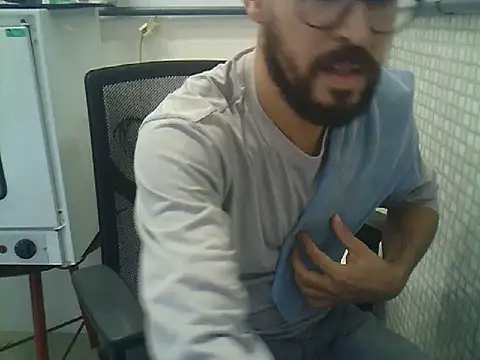 pdasgyn online show from April 15, 2026, 5:42 pm