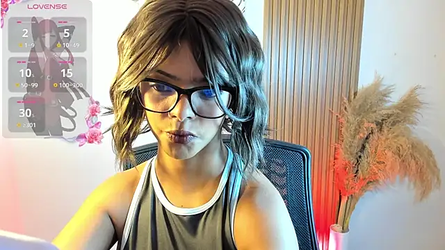 Snapshot of Milabrown_ chatting on October 2, 2025, 5:09 pm Milabrown  online show from October 2, 2025, 5:09 pm