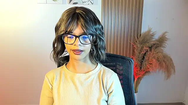 Snapshot of Milabrown_ chatting on October 4, 2025, 9:13 pm Milabrown  online show from October 4, 2025, 9:13 pm