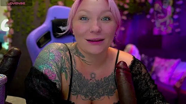 Snapshot of BlackedBarbie chatting on September 17, 2025, 6:53 pm BlackedBarbie online show from September 17, 2025, 6:53 pm