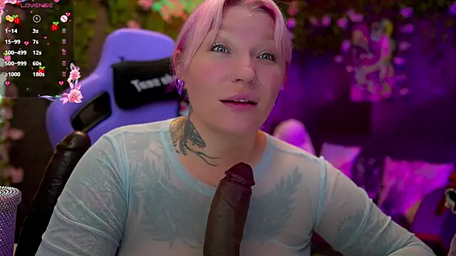 Snapshot of BlackedBarbie chatting on September 18, 2025, 6:43 pm BlackedBarbie online show from September 18, 2025, 6:43 pm