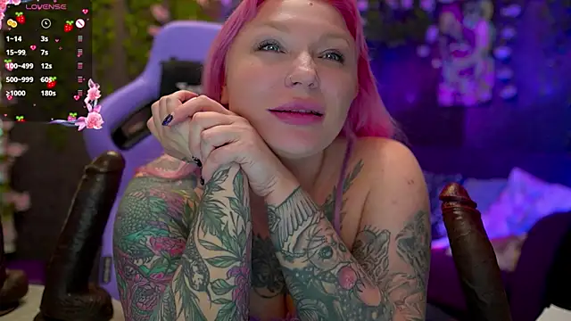 Snapshot of BlackedBarbie chatting on October 8, 2025, 6:49 pm BlackedBarbie online show from October 8, 2025, 6:49 pm