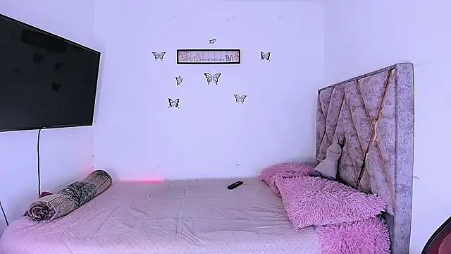 Snapshot of Tania_rendon chatting on March 10, 2026, 11:37 am Tania rendon online show from March 10, 2026, 11:37 am