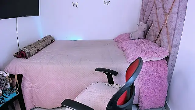 Snapshot of Tania_rendon chatting on March 29, 2026, 10:48 am Tania rendon online show from March 29, 2026, 10:48 am