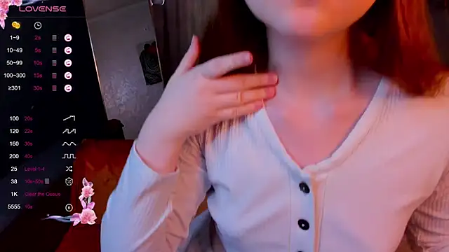 Snapshot of luv_tessa chatting on January 7, 2026, 1:52 am luv tessa online show from January 7, 2026, 1:52 am