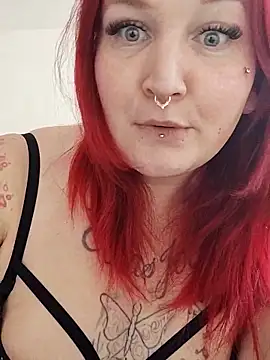 Snapshot of TiffiChantiT2 chatting on March 10, 2025, 11:42 am TiffiChantiT2 online show from March 10, 2025, 11:42 am