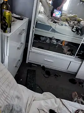 Nick-Ox online show from September 18, 2025, 3:25 pm