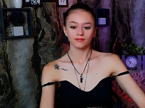 Snapshot of LanaTey chatting on September 10, 2025, 6:24 am LanaTey online show from September 10, 2025, 6:24 am