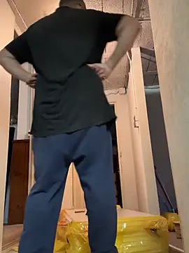 Snapshot of billybib83 chatting on October 24, 2025, 4:25 pm billybib83 online show from October 24, 2025, 4:25 pm