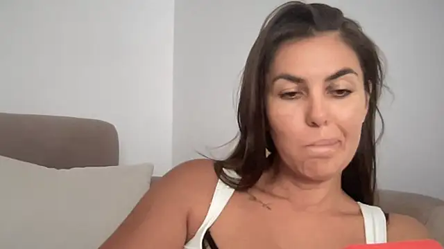 AngelinaMeov online show from October 7, 2025, 12:57 pm