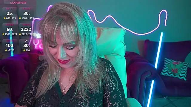 CandyLadyyy online show from November 6, 2025, 9:59 pm