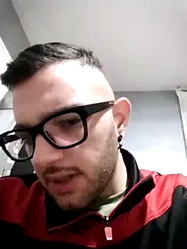 Snapshot of Francescodicristina44 chatting on February 15, 2026, 12:29 am Francescodicristina44 online show from February 15, 2026, 12:29 am