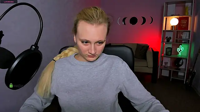 madam uliis online show from November 29, 2025, 12:30 pm