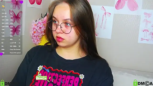 Snapshot of Lilysweet13 chatting on September 9, 2025, 7:19 am Lilysweet13 online show from September 9, 2025, 7:19 am