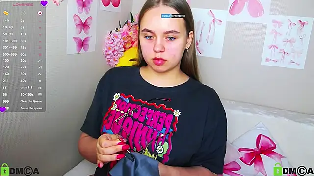 Snapshot of Lilysweet13 chatting on September 14, 2025, 8:46 am Lilysweet13 online show from September 14, 2025, 8:46 am