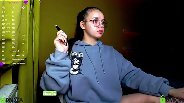 Snapshot of Lilysweet13 chatting on October 27, 2025, 1:48 pm Lilysweet13 online show from October 27, 2025, 1:48 pm