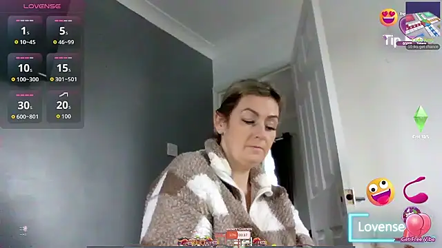 GoldenSquirter online show from December 5, 2025, 9:18 am