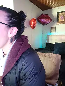 mia velvet1 online show from February 25, 2026, 2:37 pm