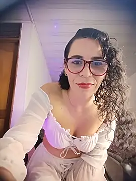 Snapshot of mia_velvet1 chatting on May 21, 2026, 7:10 pm mia velvet1 online show from May 21, 2026, 7:10 pm