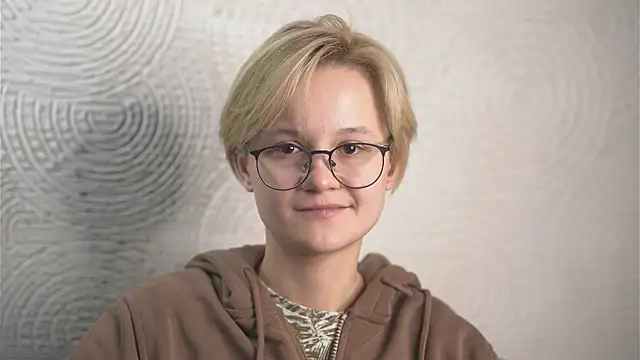 PortiaFrail online show from March 11, 2025, 7:36 pm