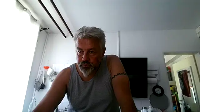 Snapshot of Berg_Boy chatting on July 13, 2026, 10:40 am Berg Boy online show from July 13, 2026, 10:40 am