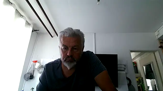 Snapshot of Berg_Boy chatting on July 20, 2026, 10:39 am Berg Boy online show from July 20, 2026, 10:39 am