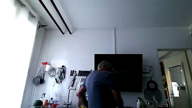 Snapshot of Berg_Boy chatting on July 25, 2026, 5:27 am Berg Boy online show from July 25, 2026, 5:27 am