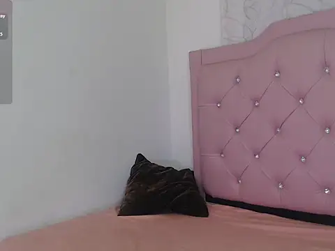 vicky bigboobs babe online show from June 21, 2026, 4:59 am