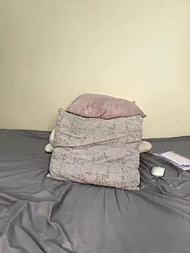 Ivelleee  online show from December 20, 2025, 11:39 am