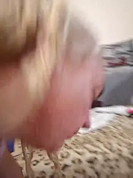 Snapshot of my_Kazka chatting on December 2, 2025, 8:04 pm my Kazka online show from December 2, 2025, 8:04 pm