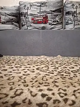 Snapshot of my_Kazka chatting on December 3, 2025, 5:44 pm my Kazka online show from December 3, 2025, 5:44 pm